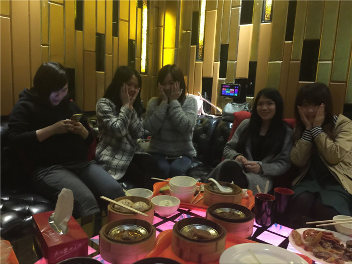 彩色復(fù)印機(jī)彩印記錄4月科頤家人生日會